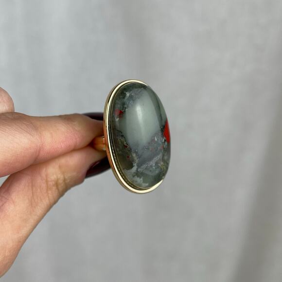 🚫SOLD🚫 NWOT Gold Tone Ring Red Green Bloodstone Oval Stone Size 6 - Picture 12 of 16